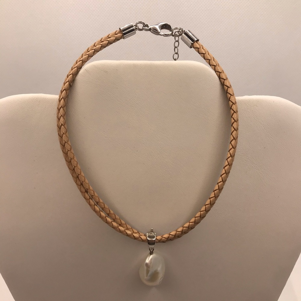Tan Rope Choker with Pearl Stamped